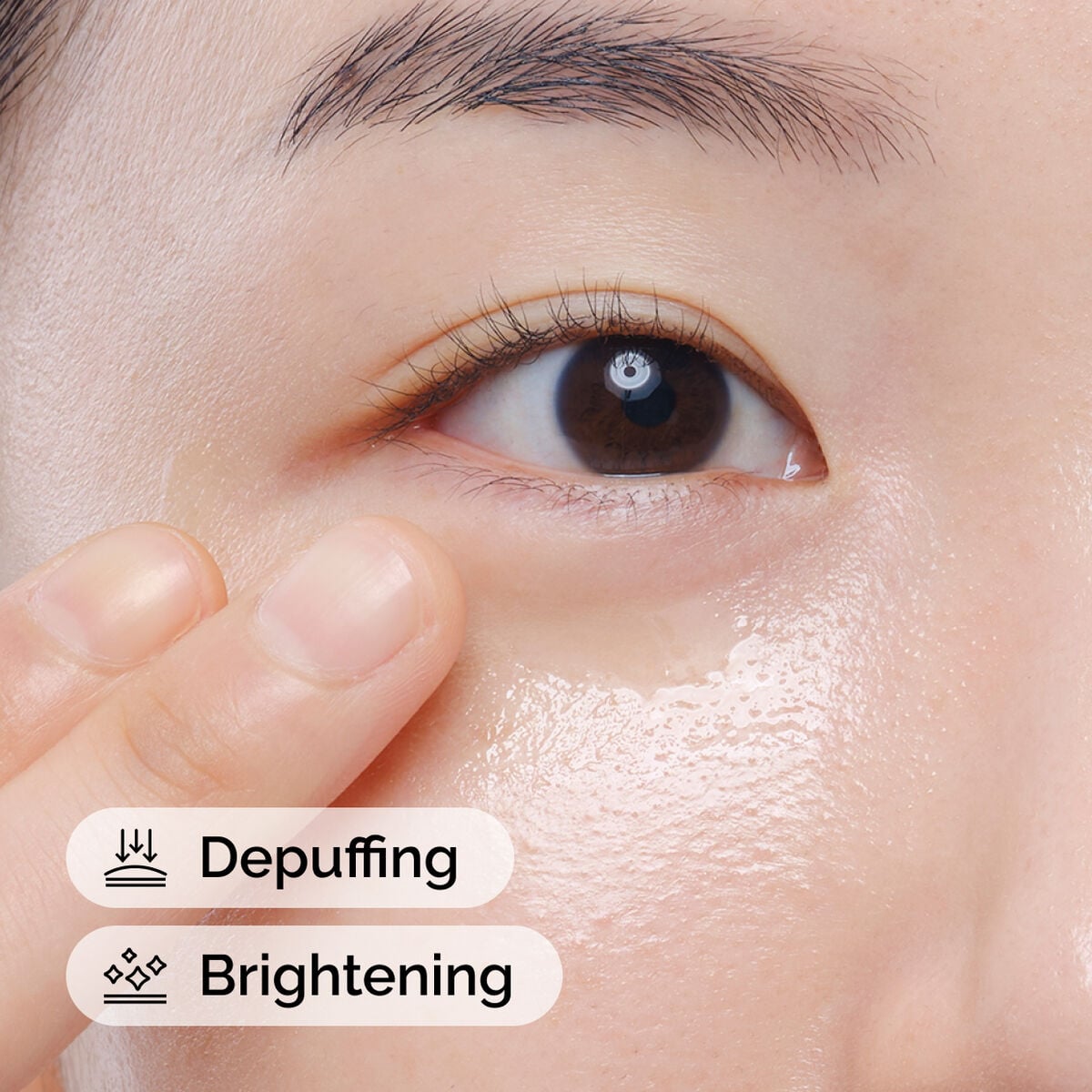 caffeine-solution-5-egcg-eye-serum-b1 ord-caffeine-solution-egcg-model-application-with-benefits.jpg